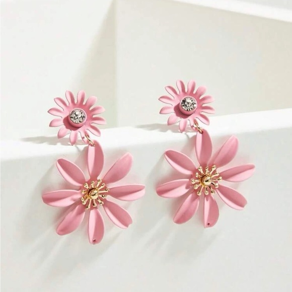 Pink Flower Dangle Earrings - Picture 3 of 7